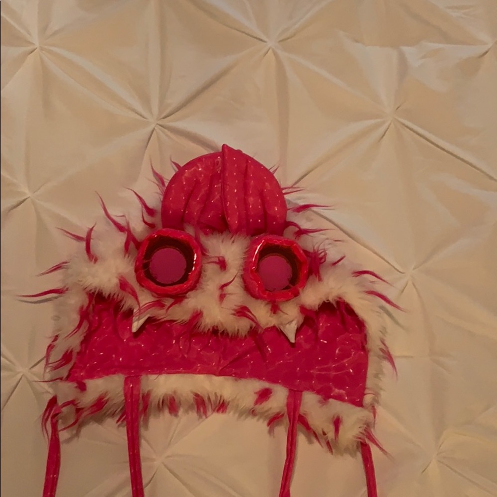 Monster hat pink and white